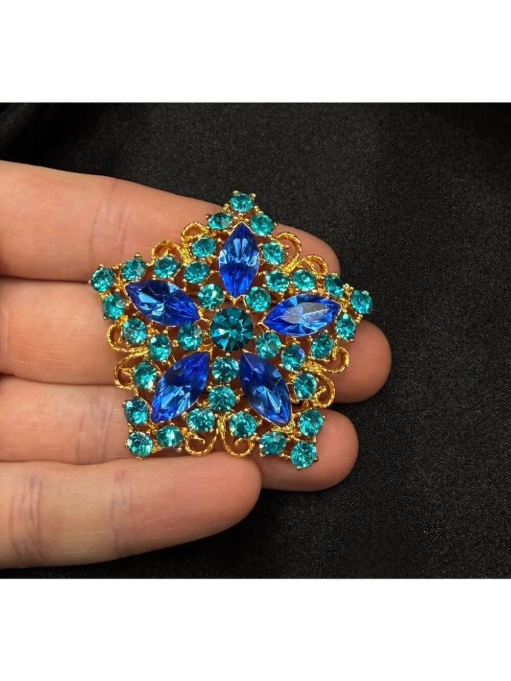 Vintage Eisenberg Ice Blue & Aqua Rhinestone Gold-Tone Starburst Brooch